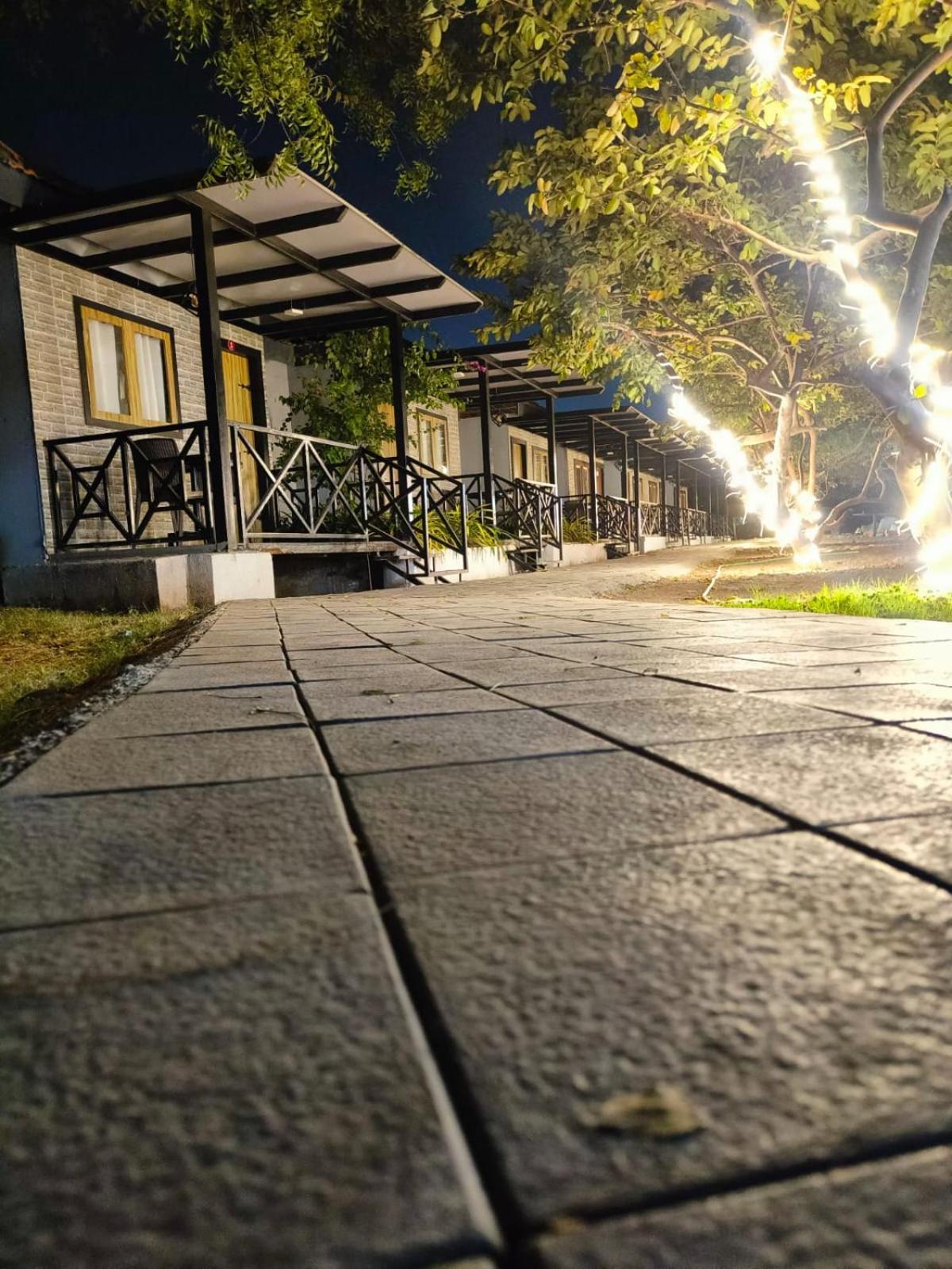 Agralam Cottages @Raghunandan Resort Nashik Exteriör bild